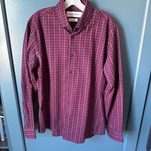 Mizzen and Main Medium, slim fit button down shirt,worn once